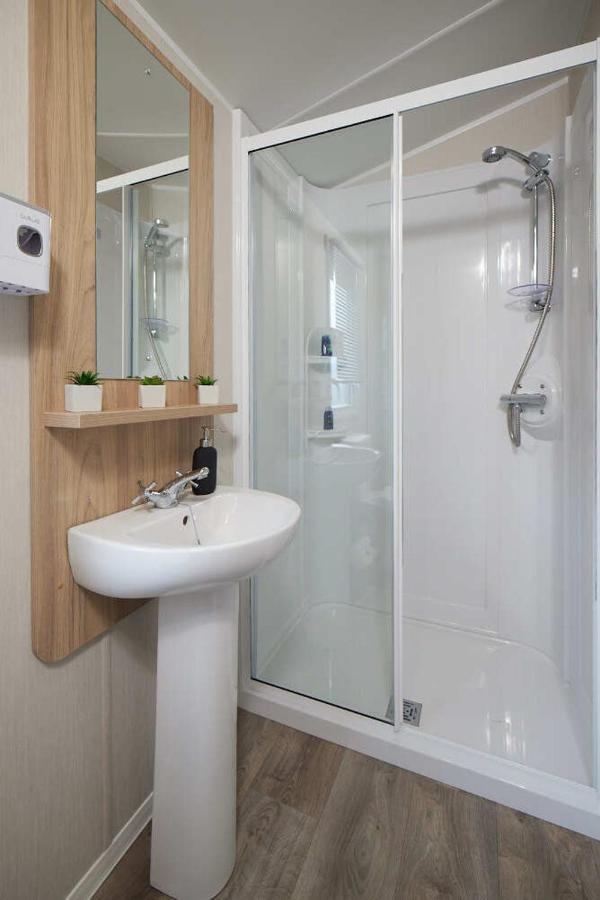 Nirvana Coastal Retreat Holiday Home Cayton Eksteriør bilde
